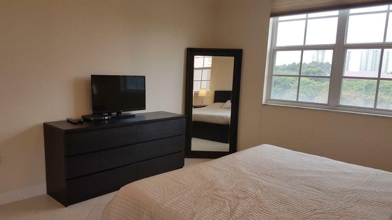 Yacht Club Aventura 2Br + 2Ba Apartment Miami Bagian luar foto