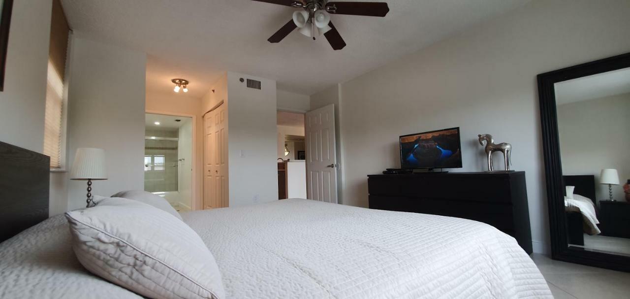 Yacht Club Aventura 2Br + 2Ba Apartment Miami Bagian luar foto