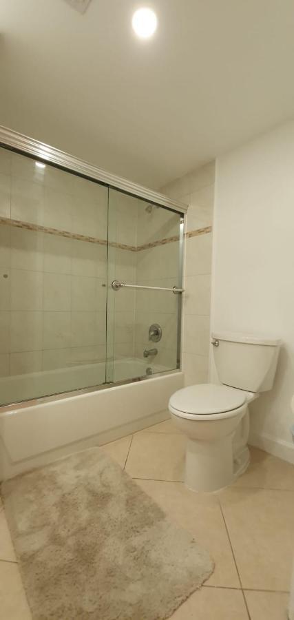 Yacht Club Aventura 2Br + 2Ba Apartment Miami Bagian luar foto